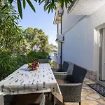 Apartment Dobronic Jelsa (Hvar)